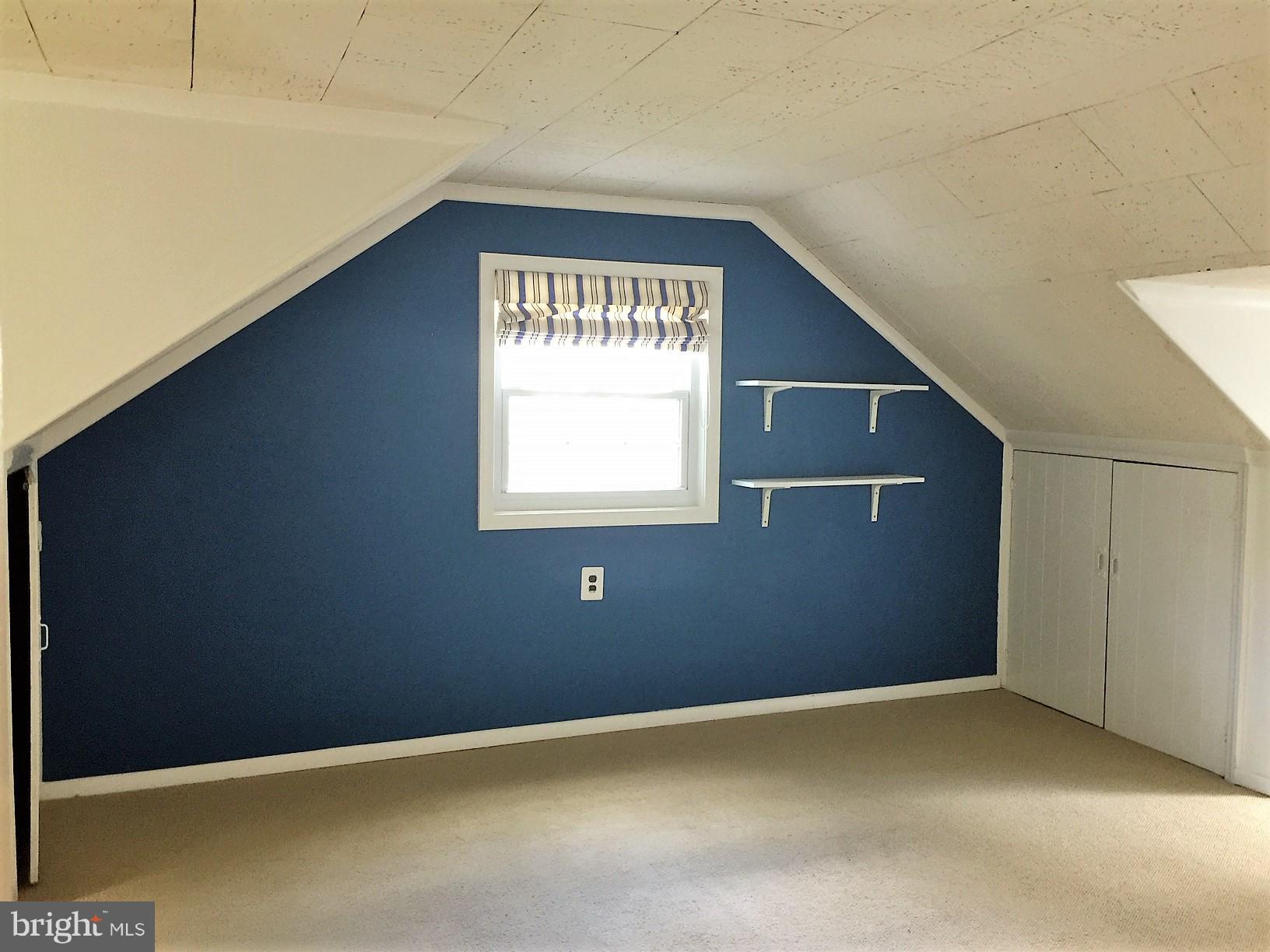 ENGLISH VILLAGE - Residential Lease