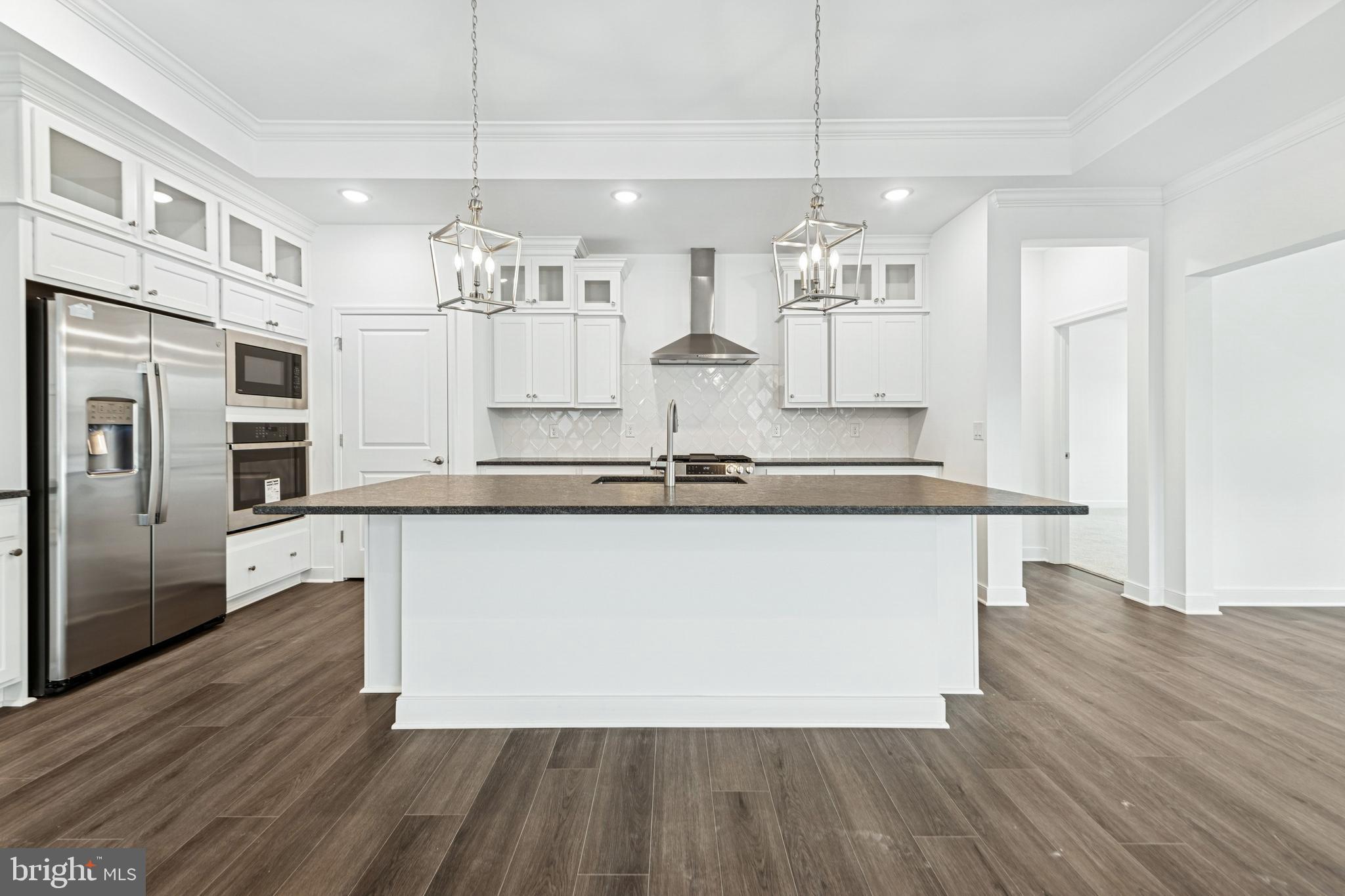 FOUR SEASONS AT KENT ISLAND - Residential