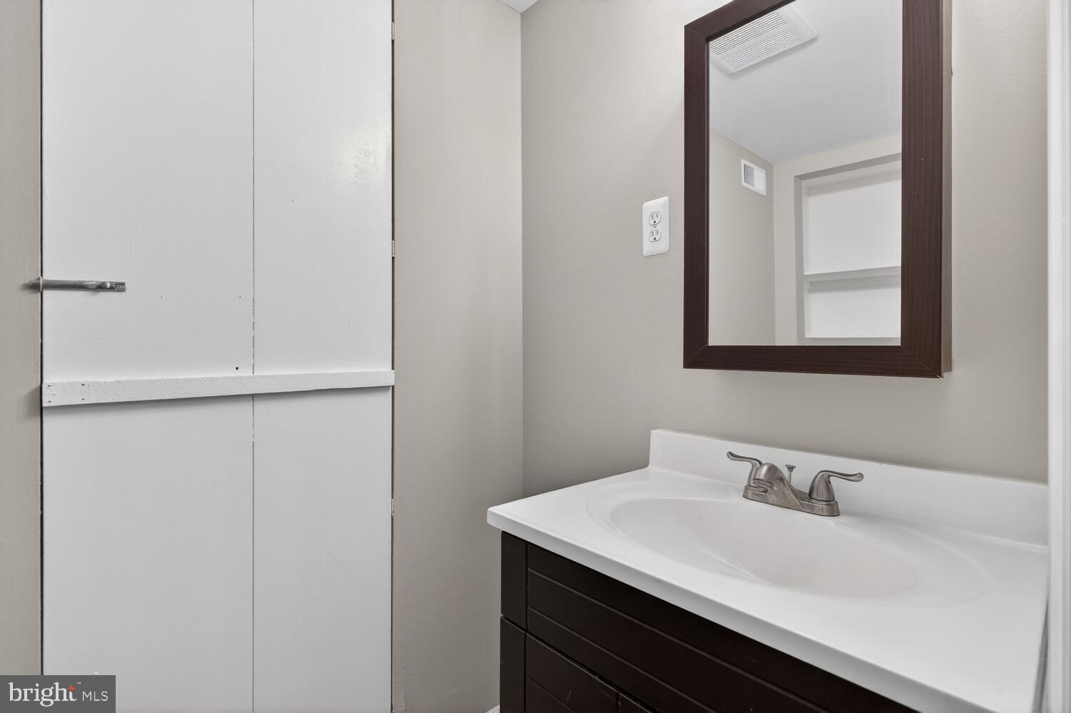 NEWINGTON FOREST - Residential