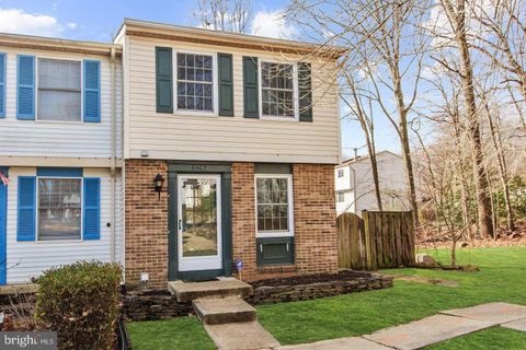 8462 LAZY CREEK COURT SPRINGFIELD VA 22153