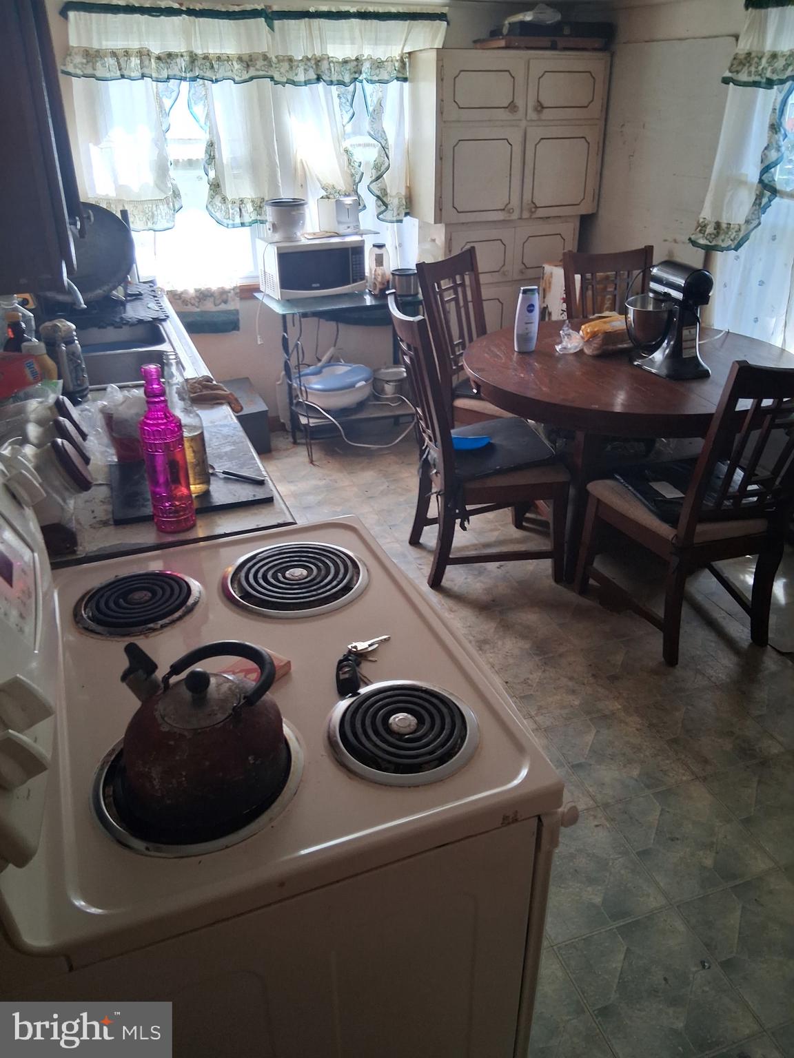 228 W 8TH STREET