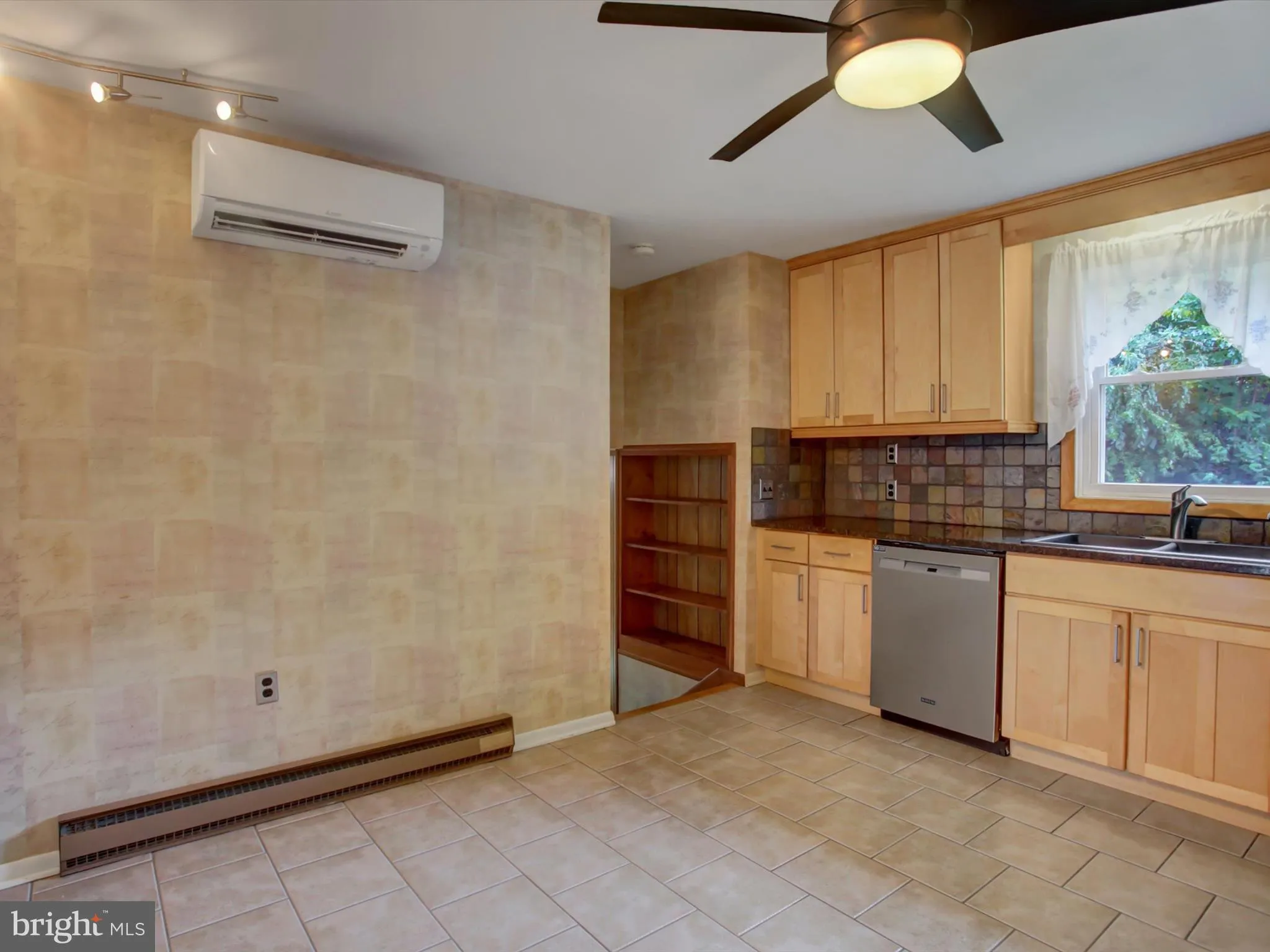 Chambersburg, Pennsylvania 17202, United States, 4 Bedrooms Bedrooms, ,3 BathroomsBathrooms,Residential,Active,226347