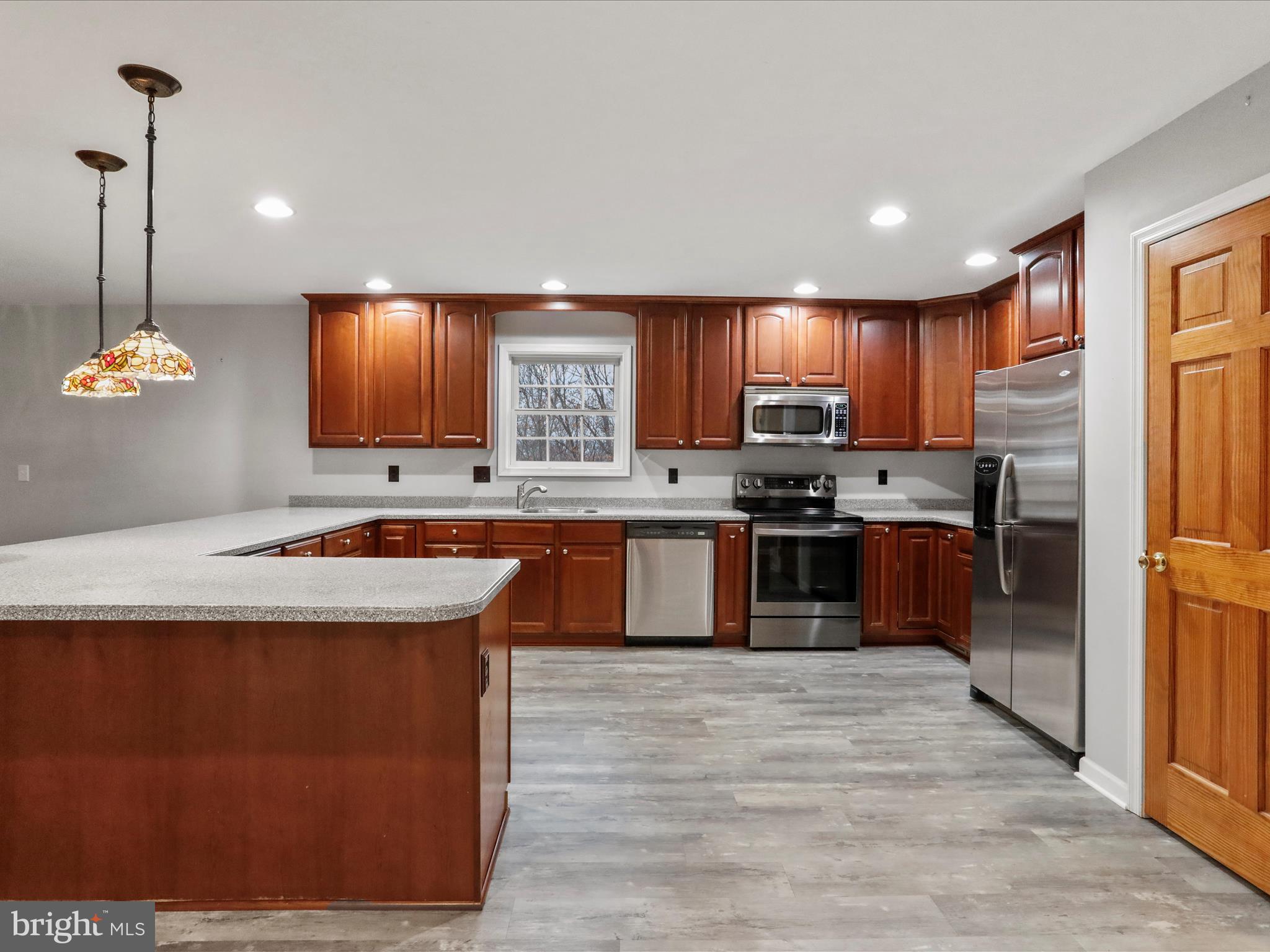 ROUND TOP ESTATES - Residential