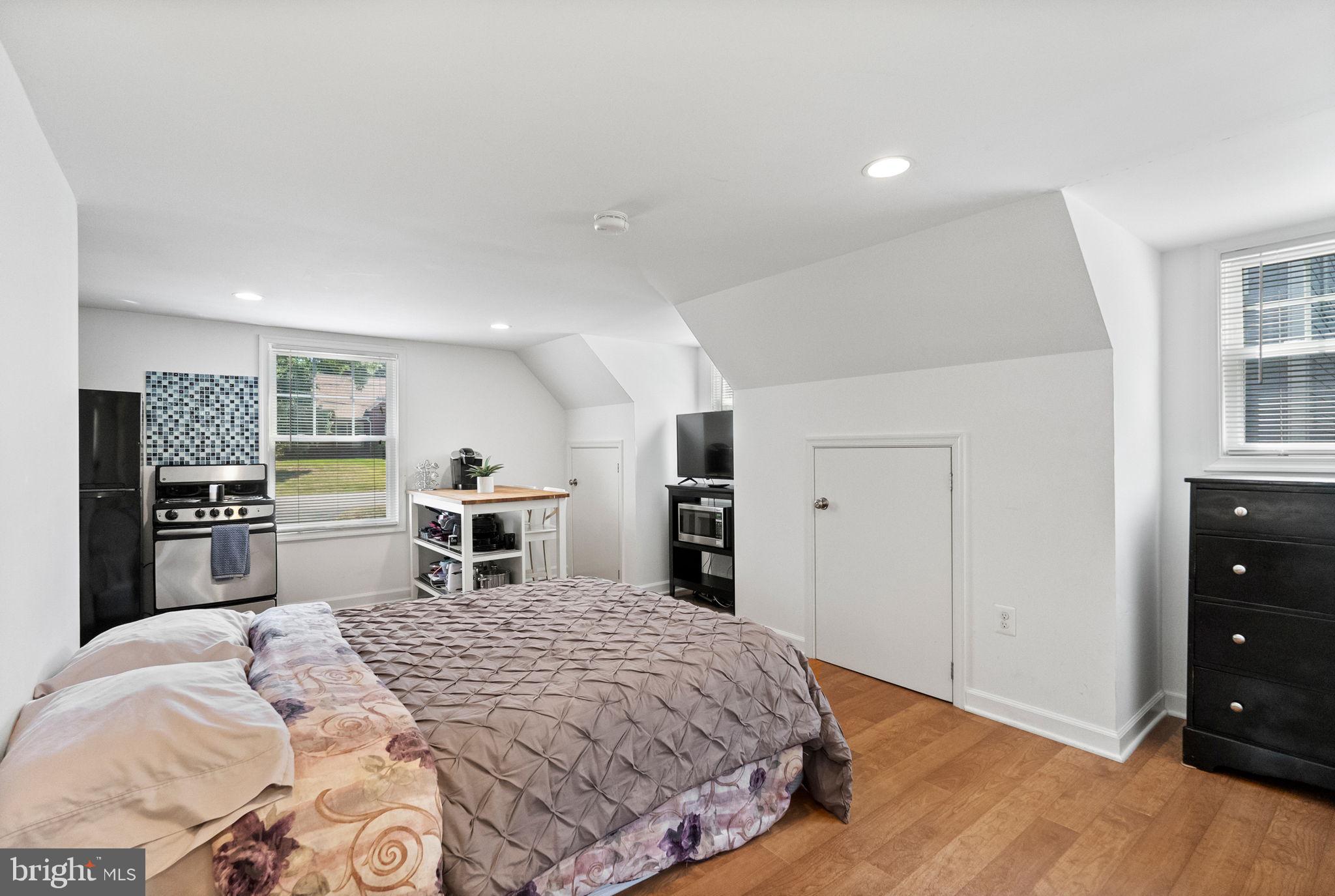 BRADDOCK ACRES - Residential