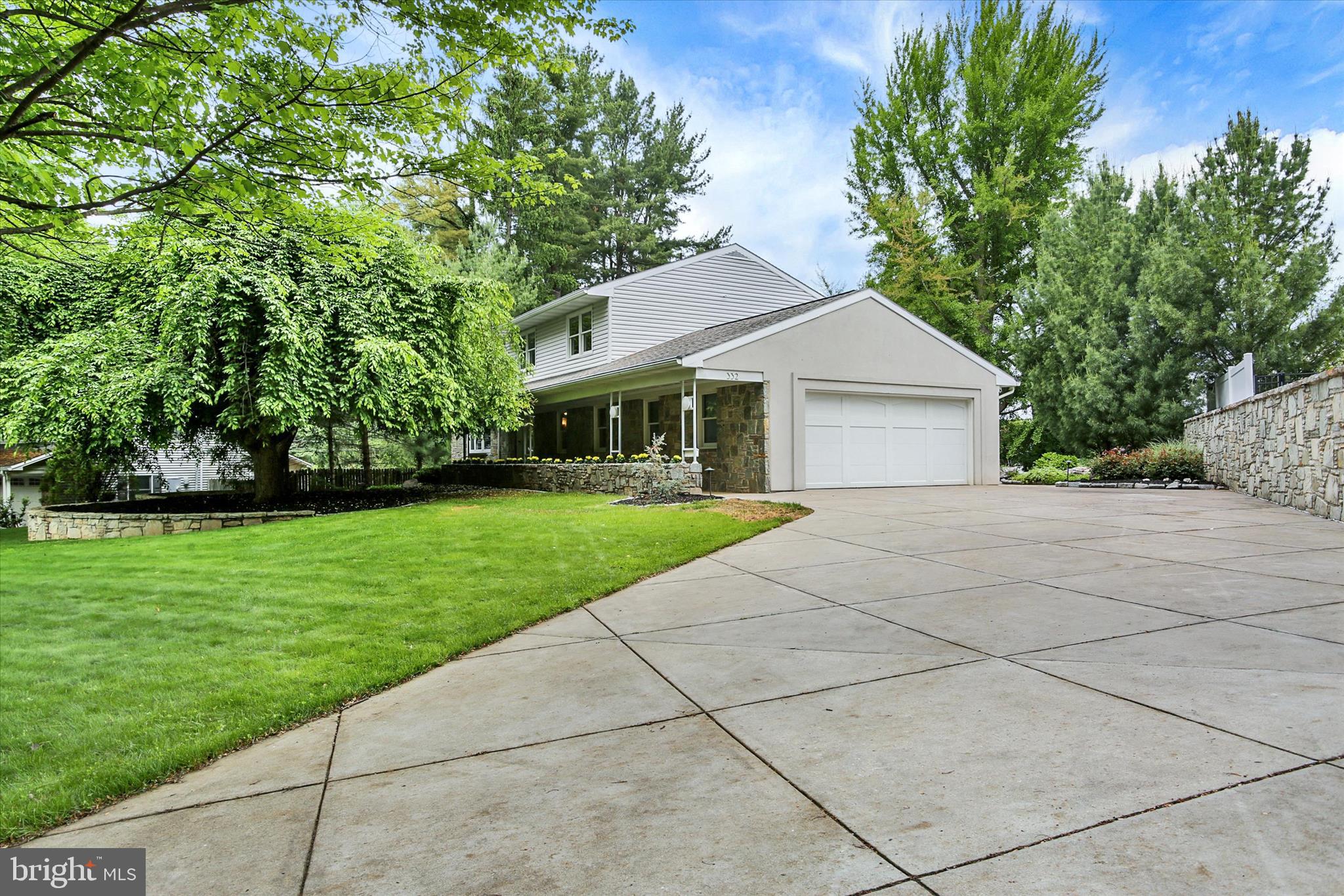 332 BLACKLATCH LANE