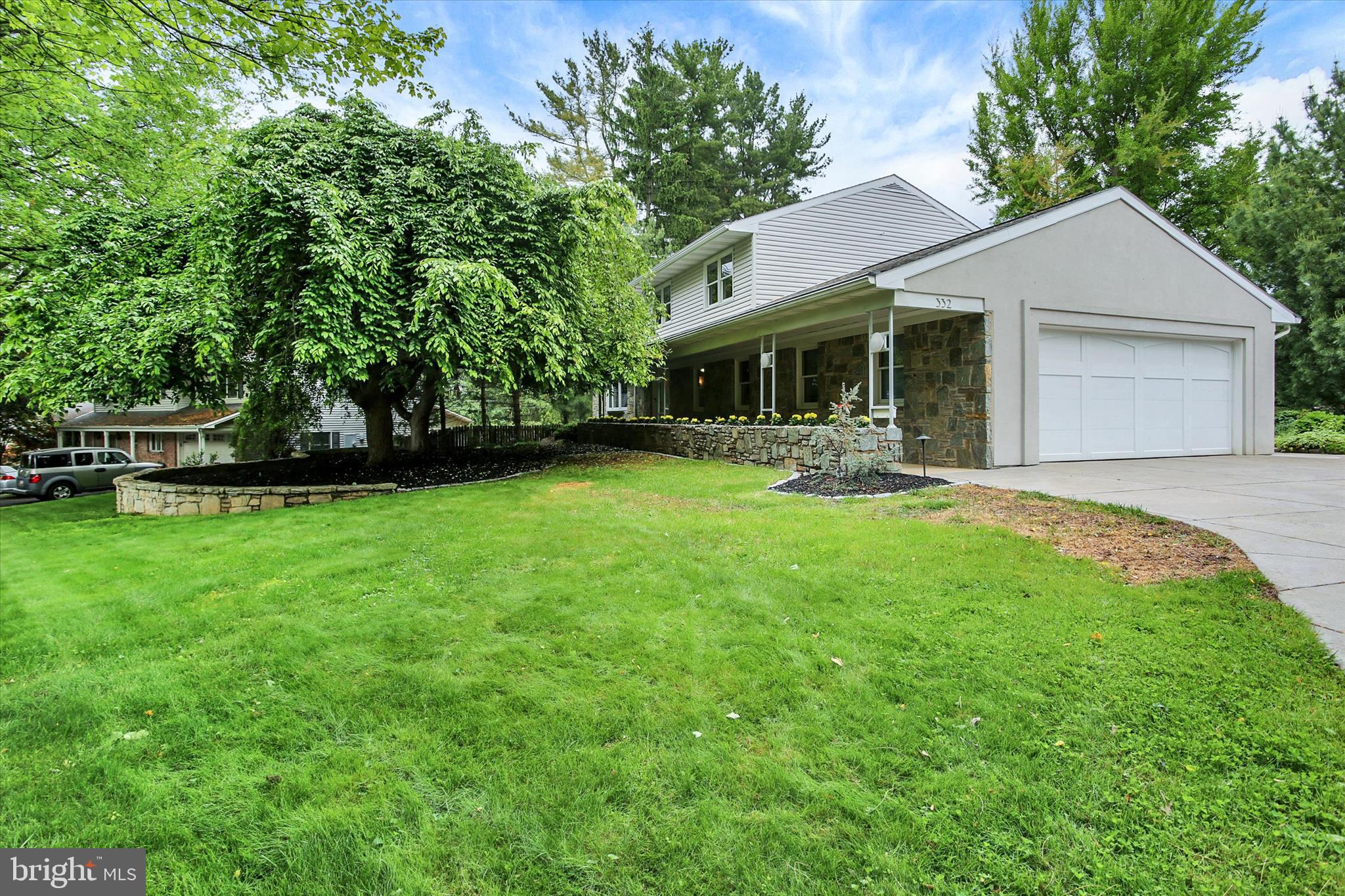 332 BLACKLATCH LANE