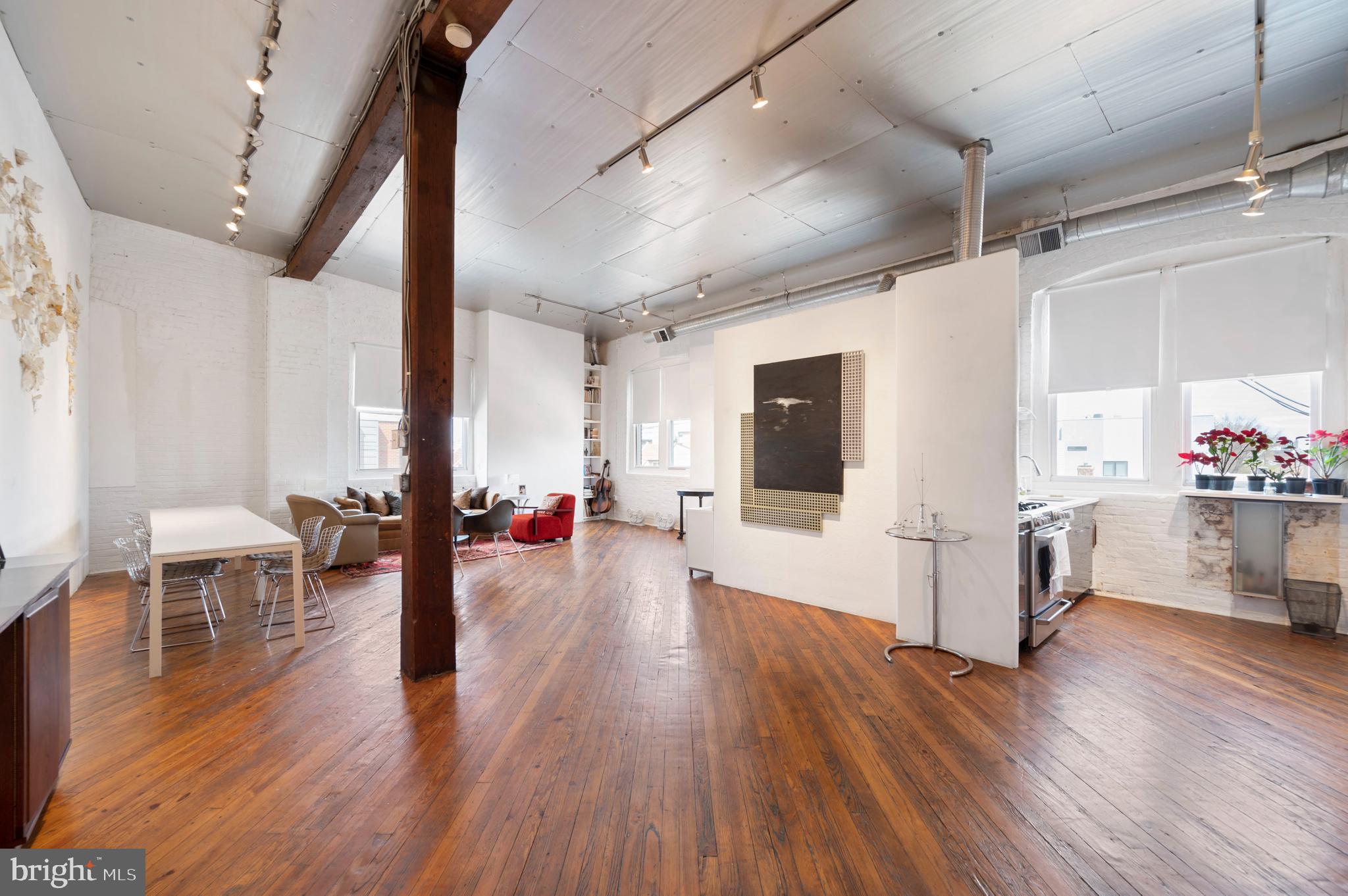 NORTHERN LIBERTIES - Commercial Sale
