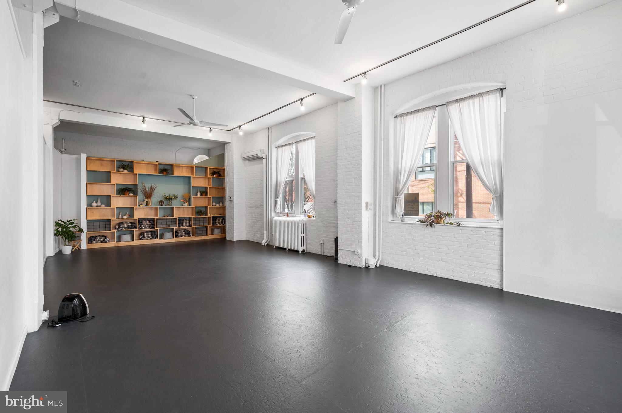 NORTHERN LIBERTIES - Commercial Sale