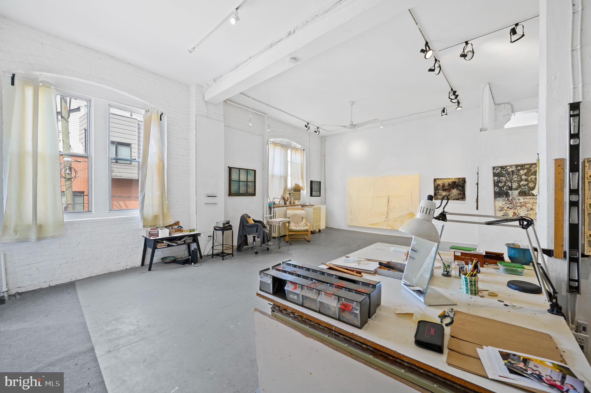 NORTHERN LIBERTIES - Commercial Sale
