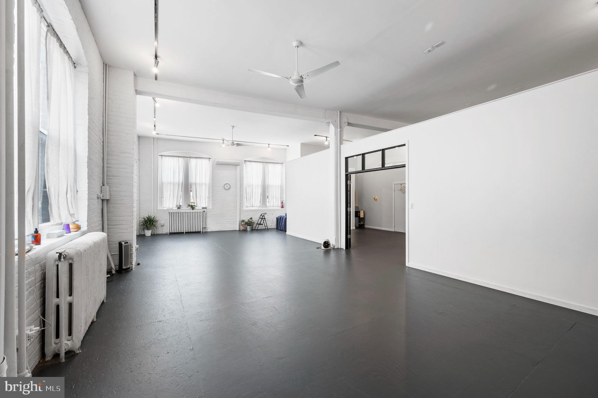 NORTHERN LIBERTIES - Commercial Sale