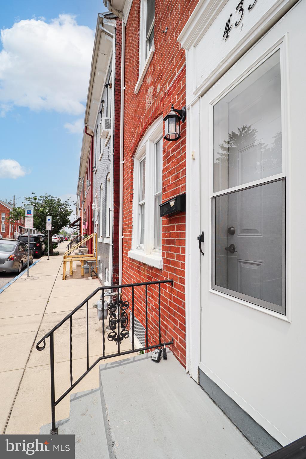 433 JUNIPER STREET