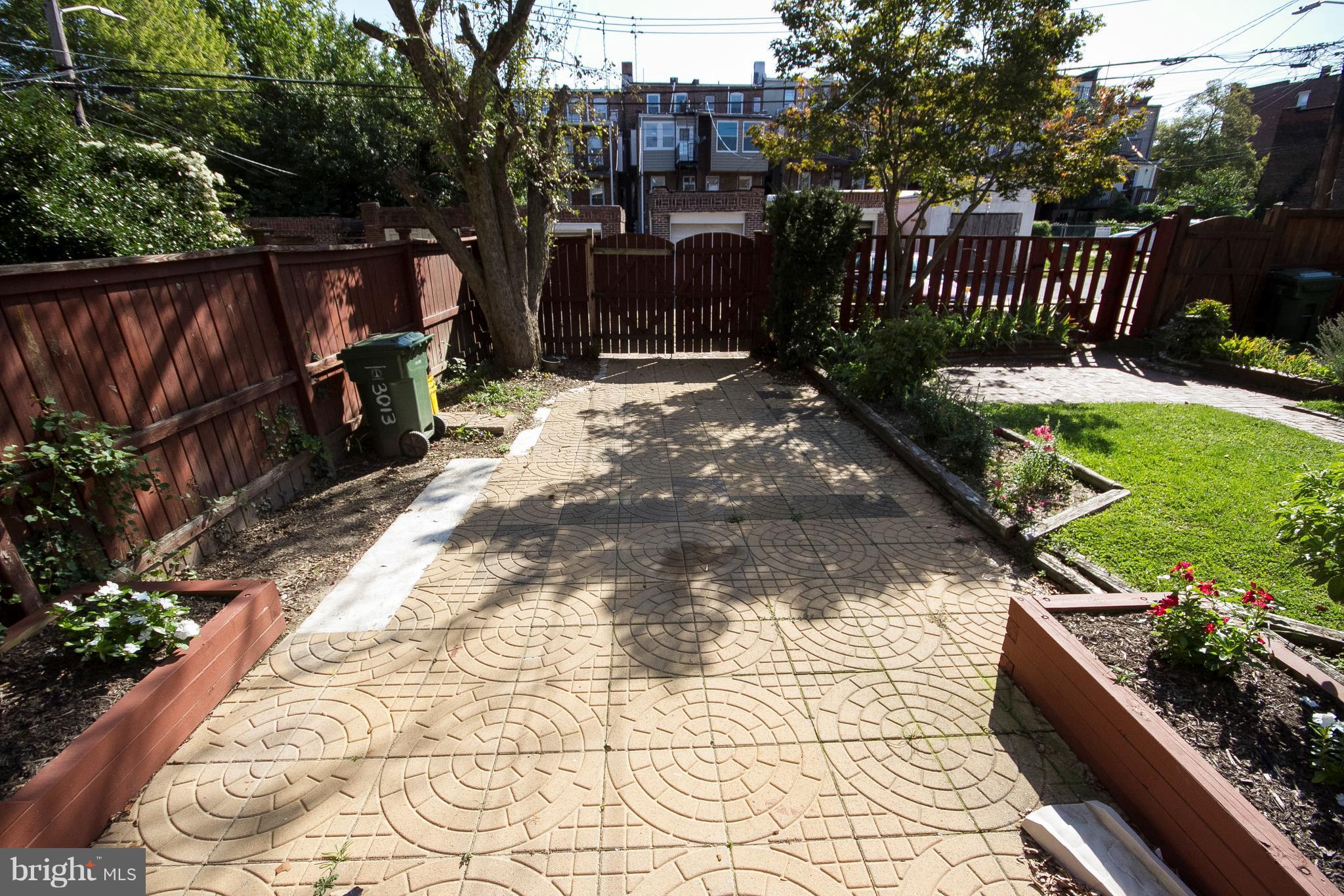 CHARLES VILLAGE - Farm