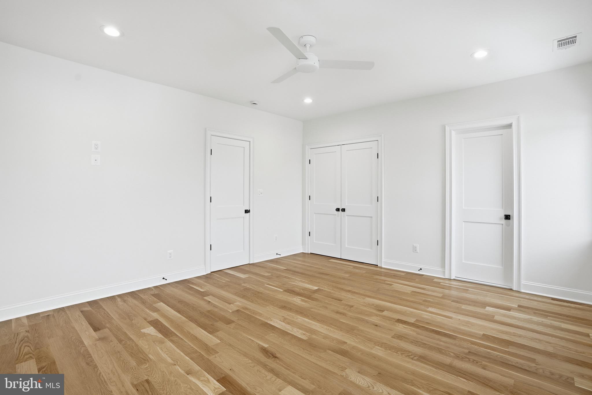 BERKSHIRE OAKWOOD - Residential