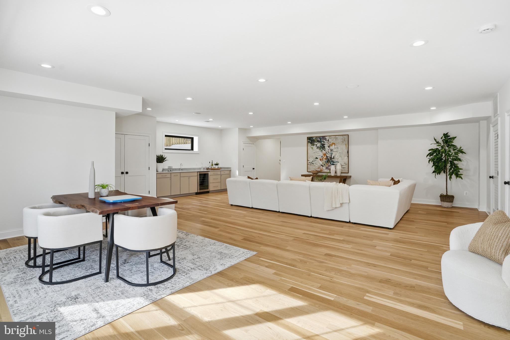 BERKSHIRE OAKWOOD - Residential