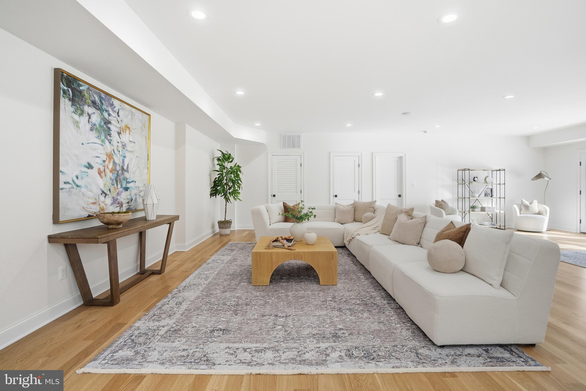 BERKSHIRE OAKWOOD - Residential