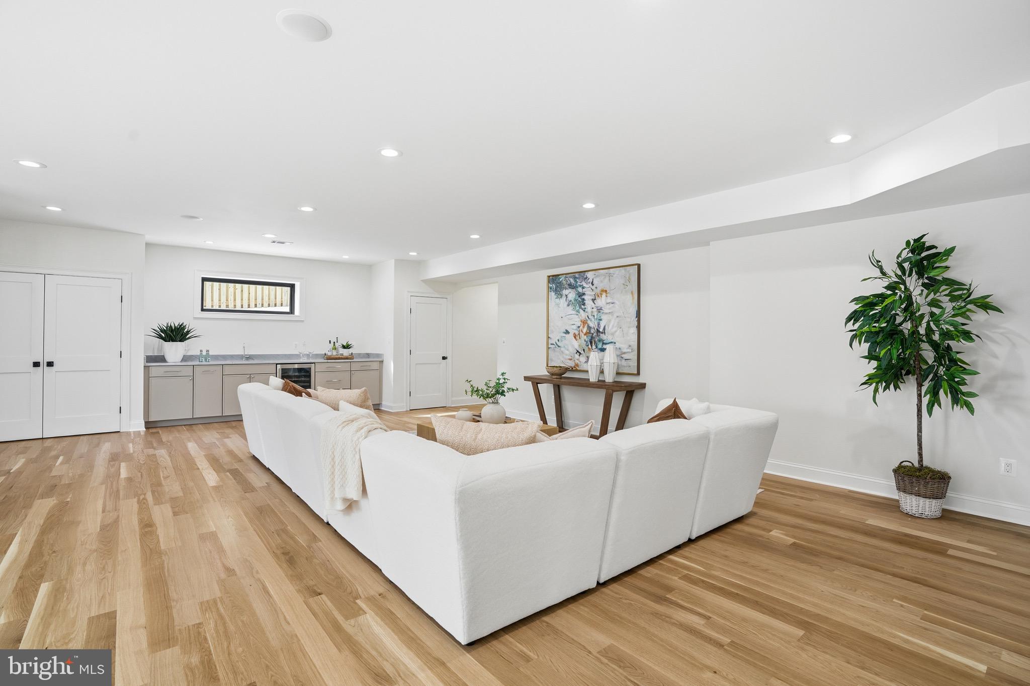 BERKSHIRE OAKWOOD - Residential