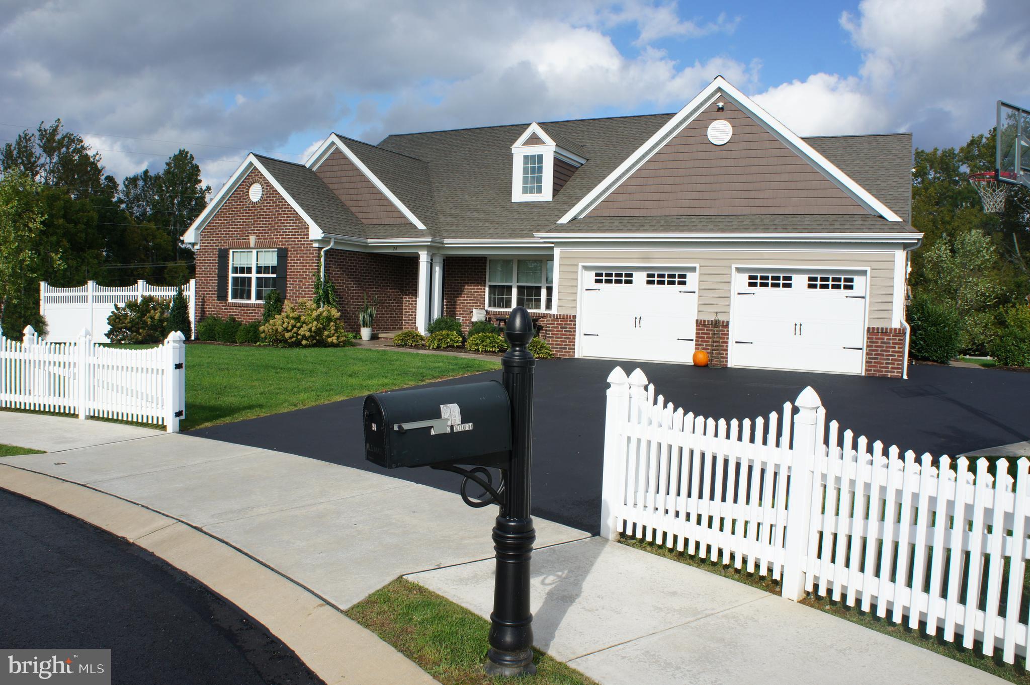 AUTUMN HILLS - Residential
