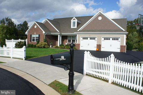 Photo of 24 Acorn Court, Ephrata, PA 17522 (MLS # PALA2045302)