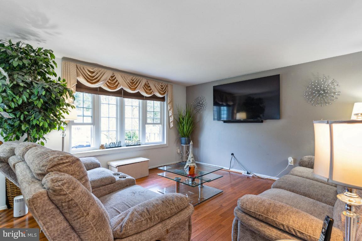 OLD FORT HILLS-PLAT SEVE - Residential