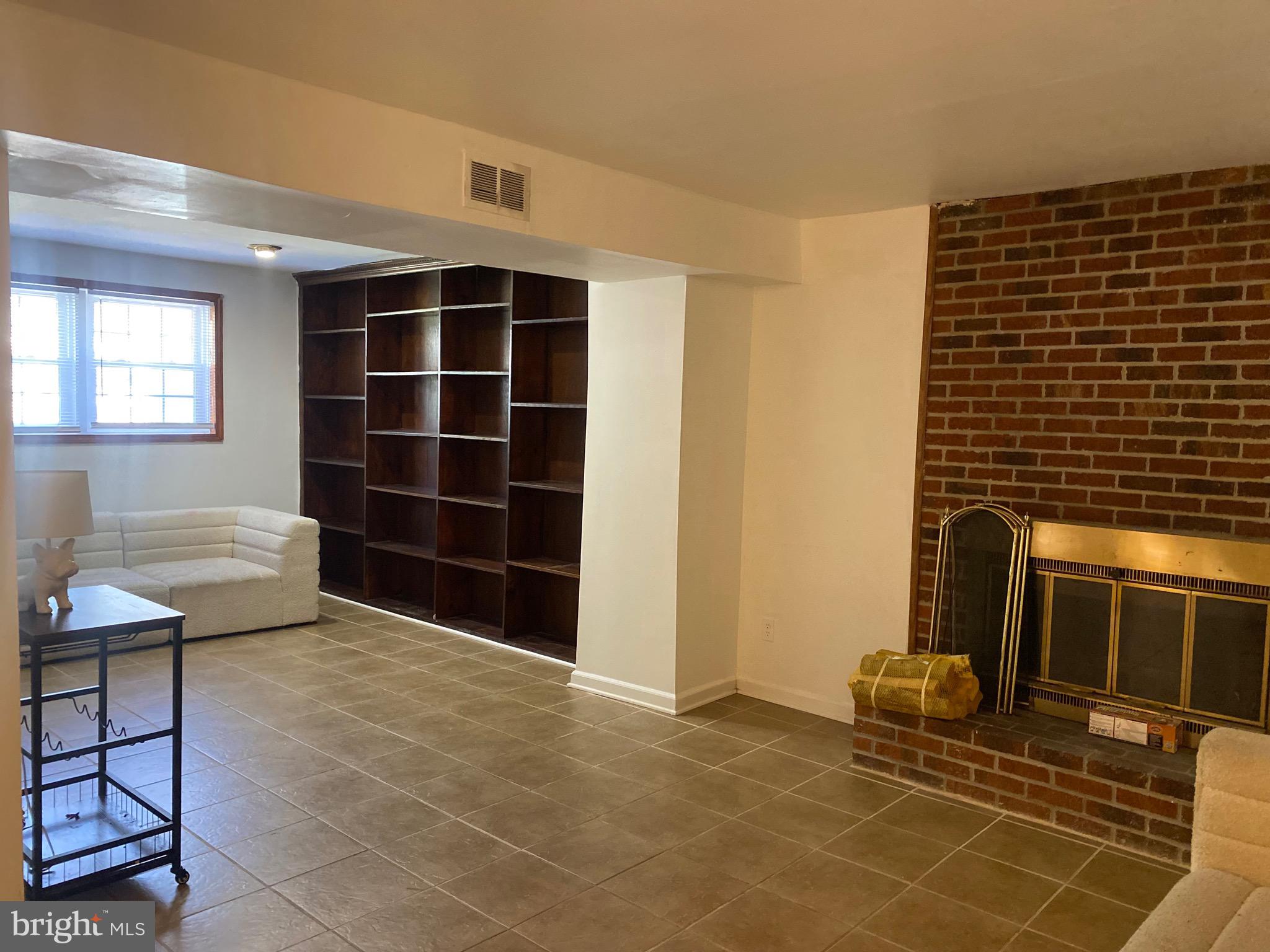 OLD FORT HILLS-PLAT SEVE - Residential