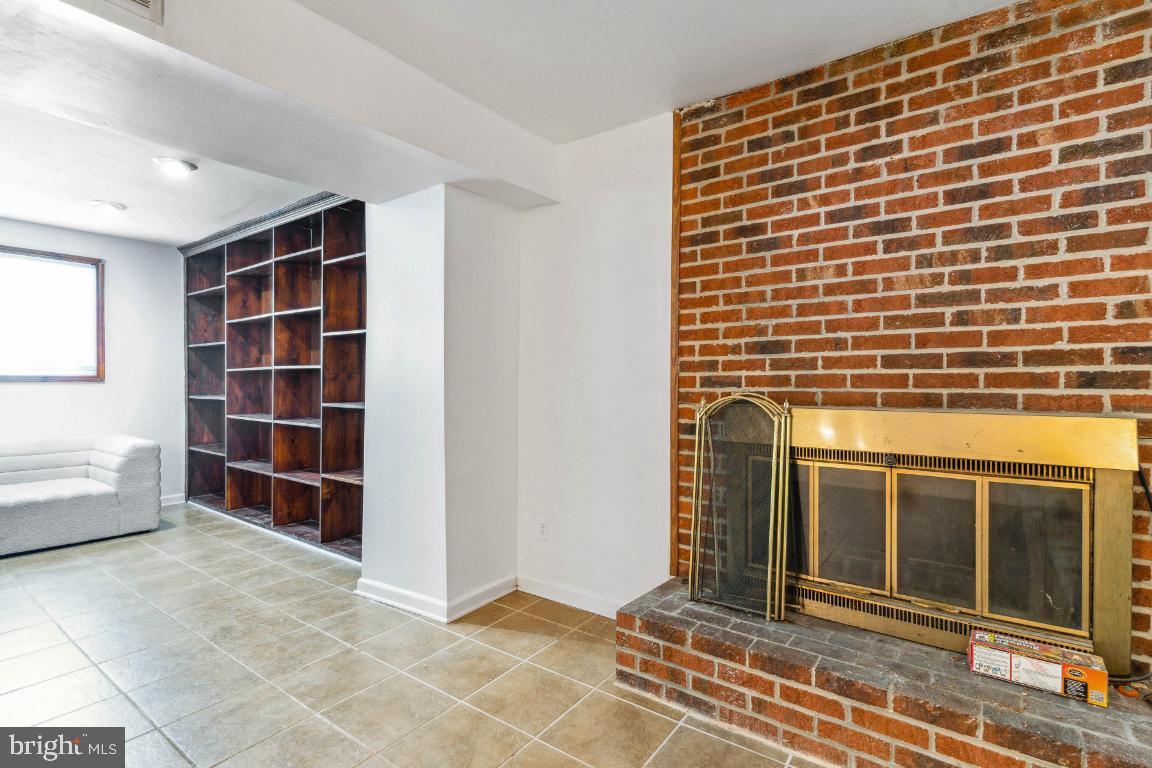 OLD FORT HILLS-PLAT SEVE - Residential