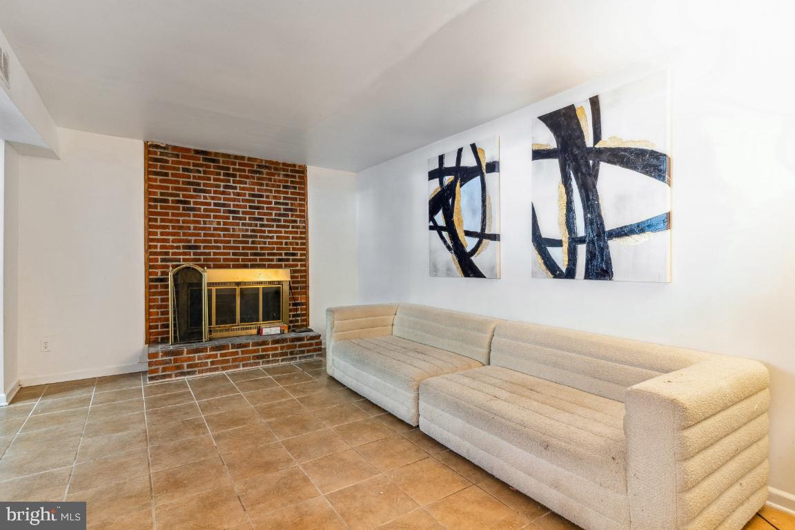 OLD FORT HILLS-PLAT SEVE - Residential