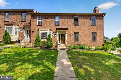 Townhouse For Sale - 1910 Alberta Drive<br/> Lehigh County, WHITEHALL, PA 18052