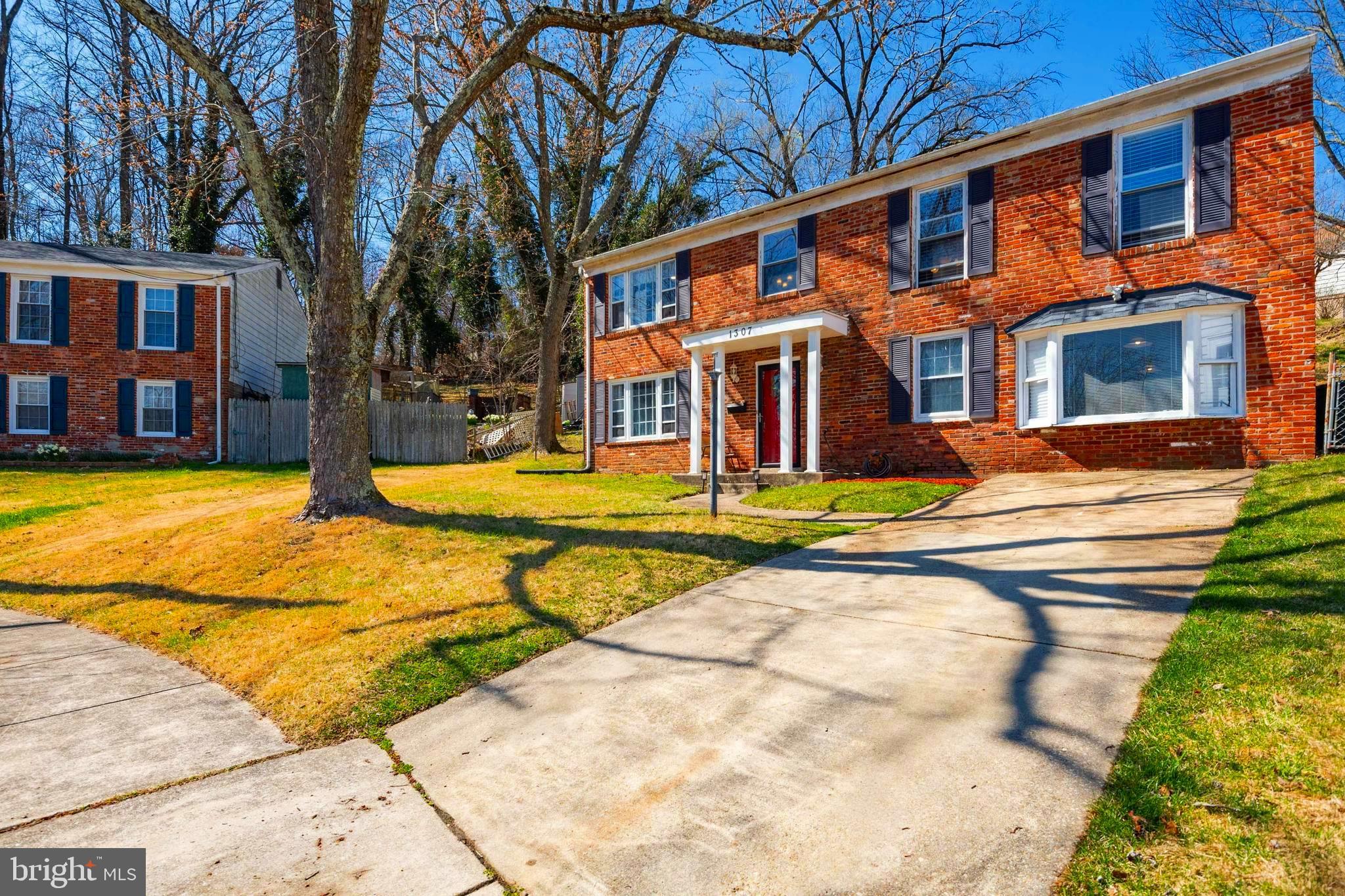 FAIRFIELD KNOLLS - Residential