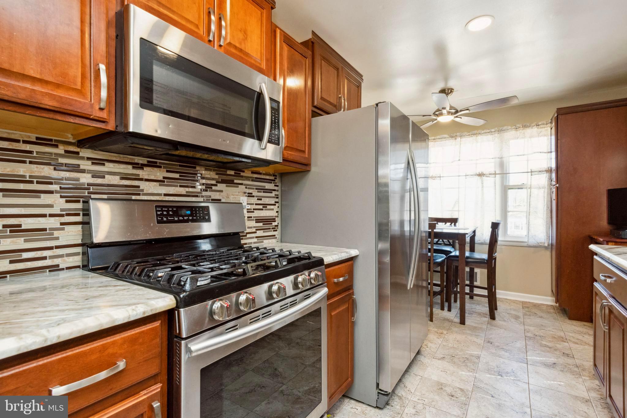 FAIRFIELD KNOLLS - Residential