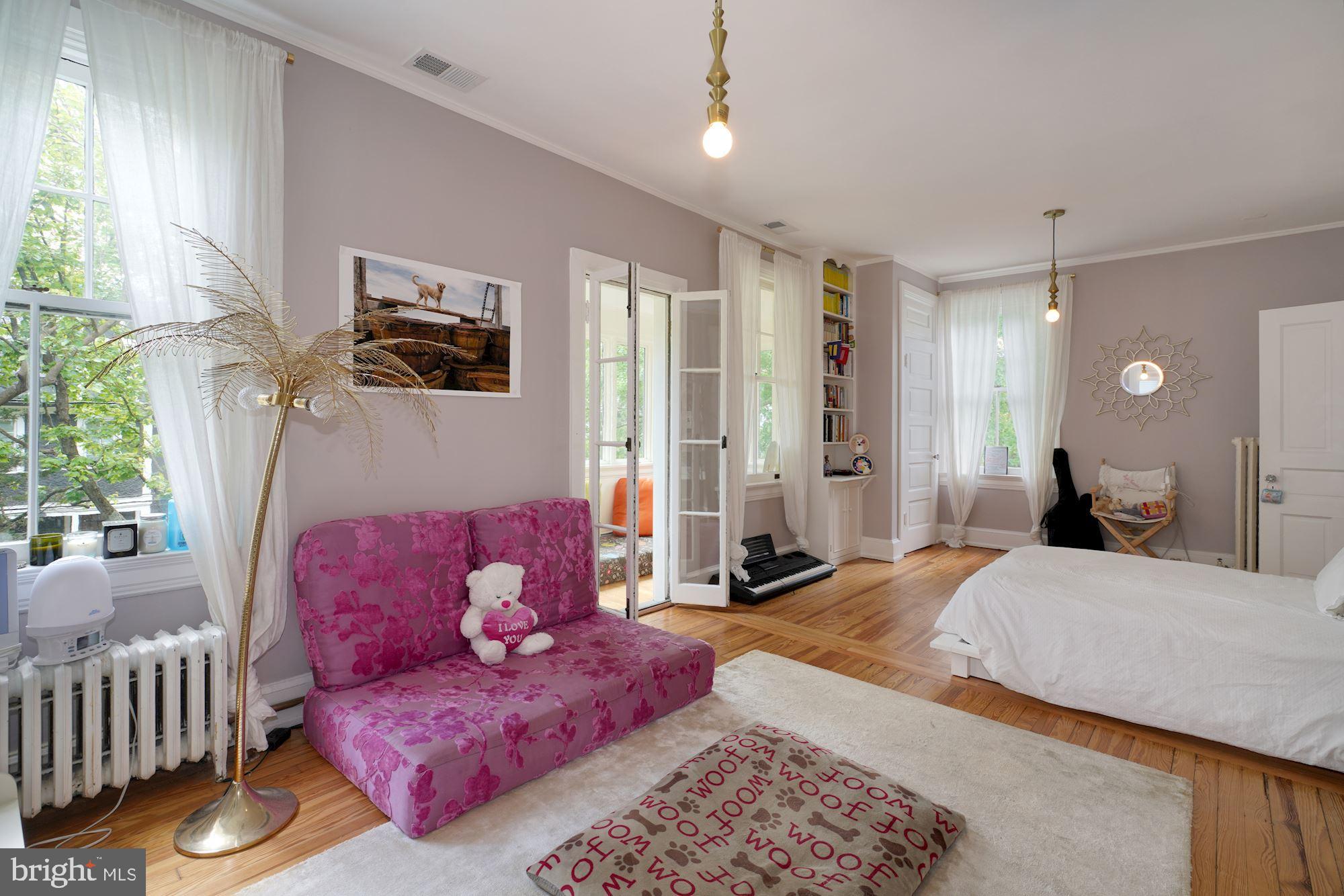 CHEVY CHASE VILLAGE - Residential