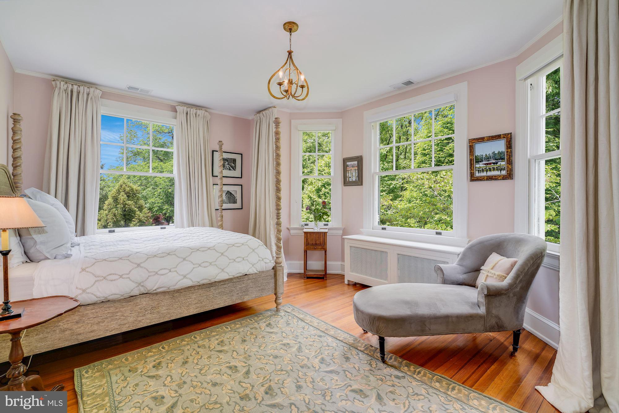 CHEVY CHASE VILLAGE - Residential