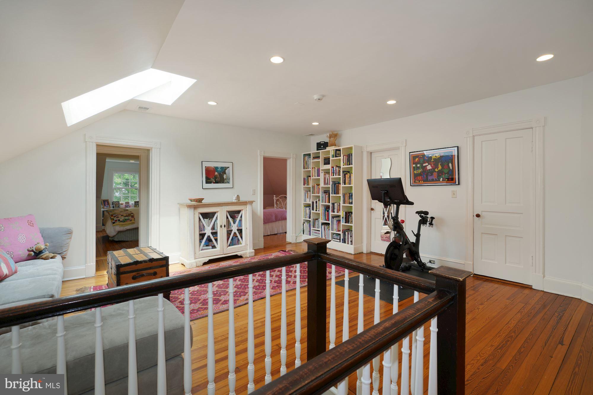 CHEVY CHASE VILLAGE - Residential