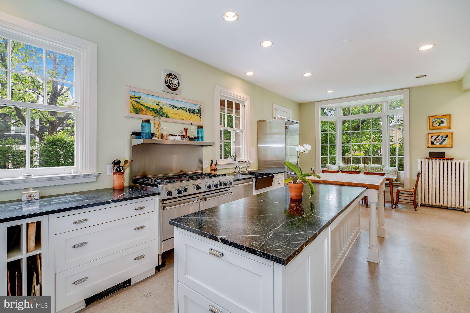 CHEVY CHASE VILLAGE - Residential