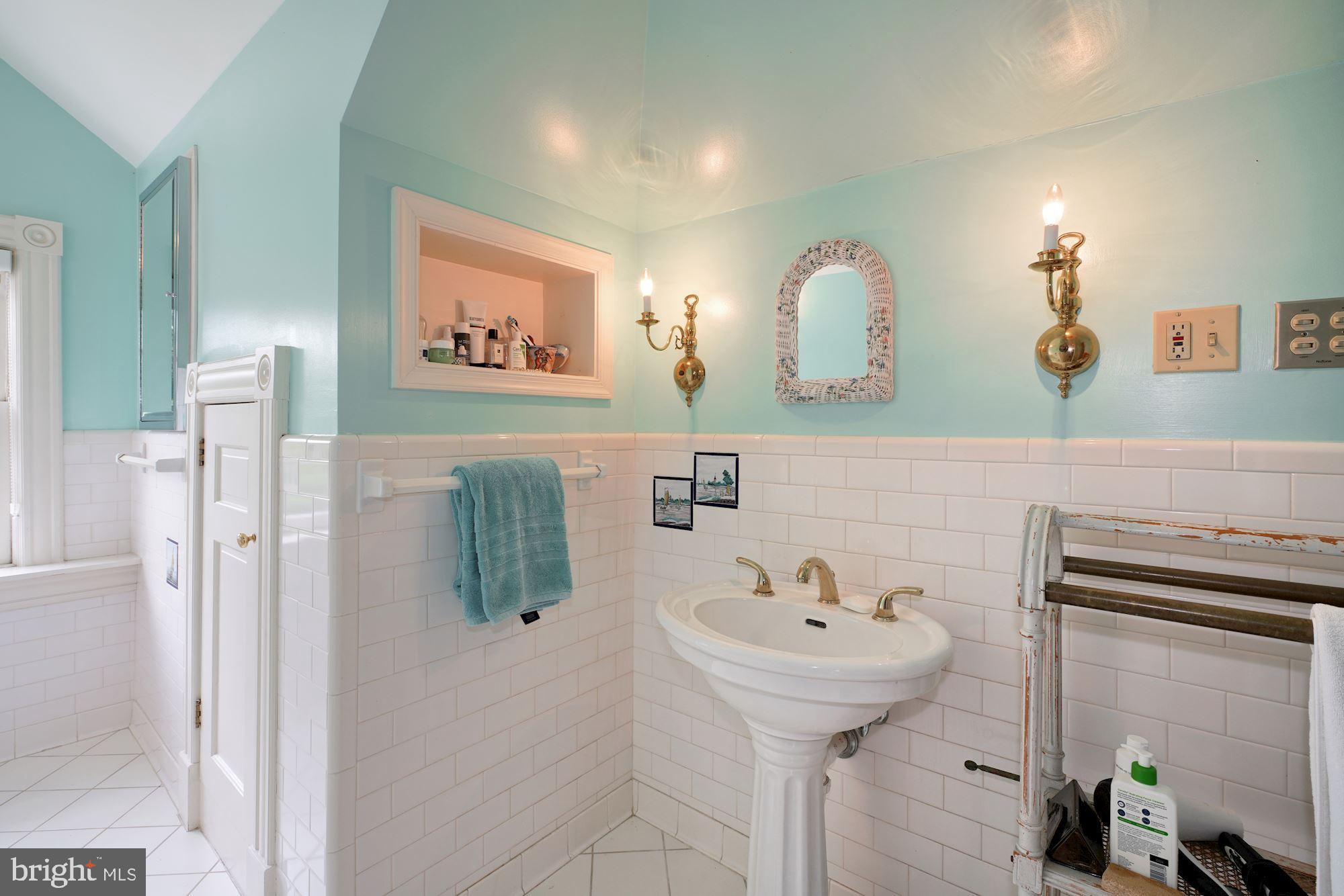 CHEVY CHASE VILLAGE - Residential