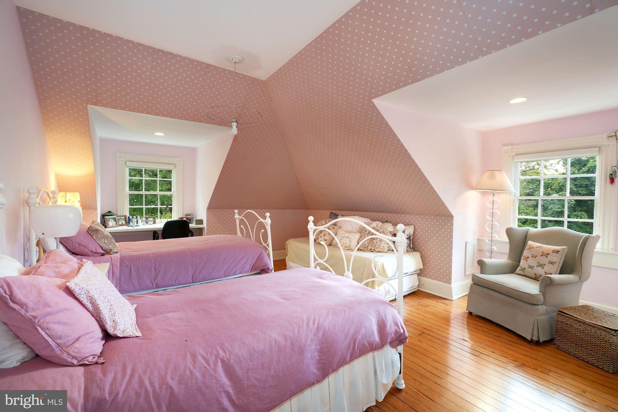 CHEVY CHASE VILLAGE - Residential