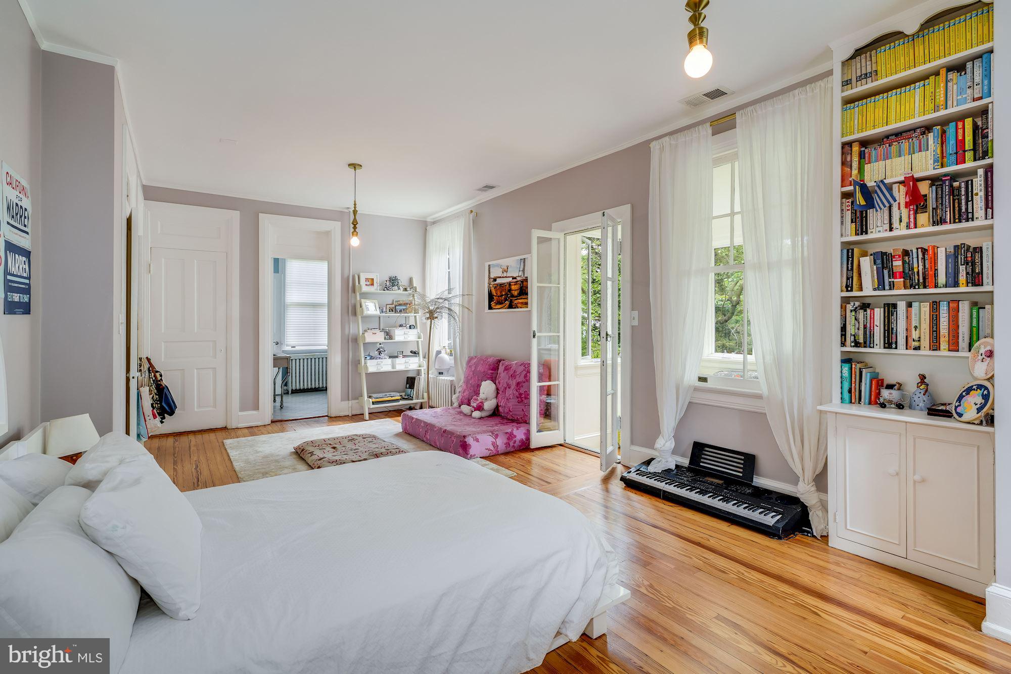 CHEVY CHASE VILLAGE - Residential