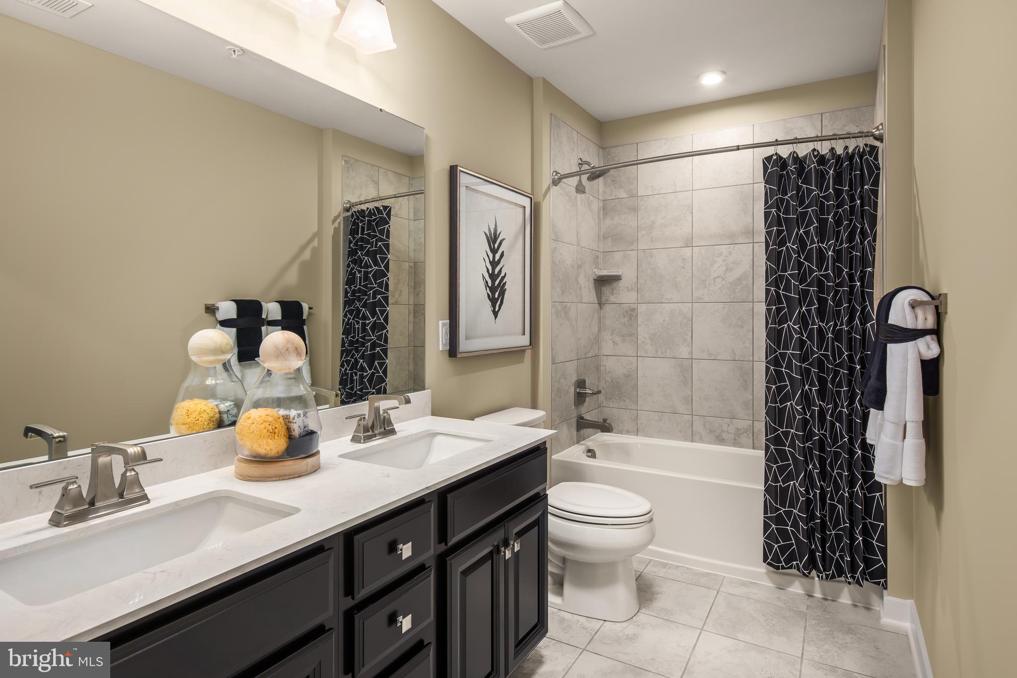 HERITAGE WOODS - Residential