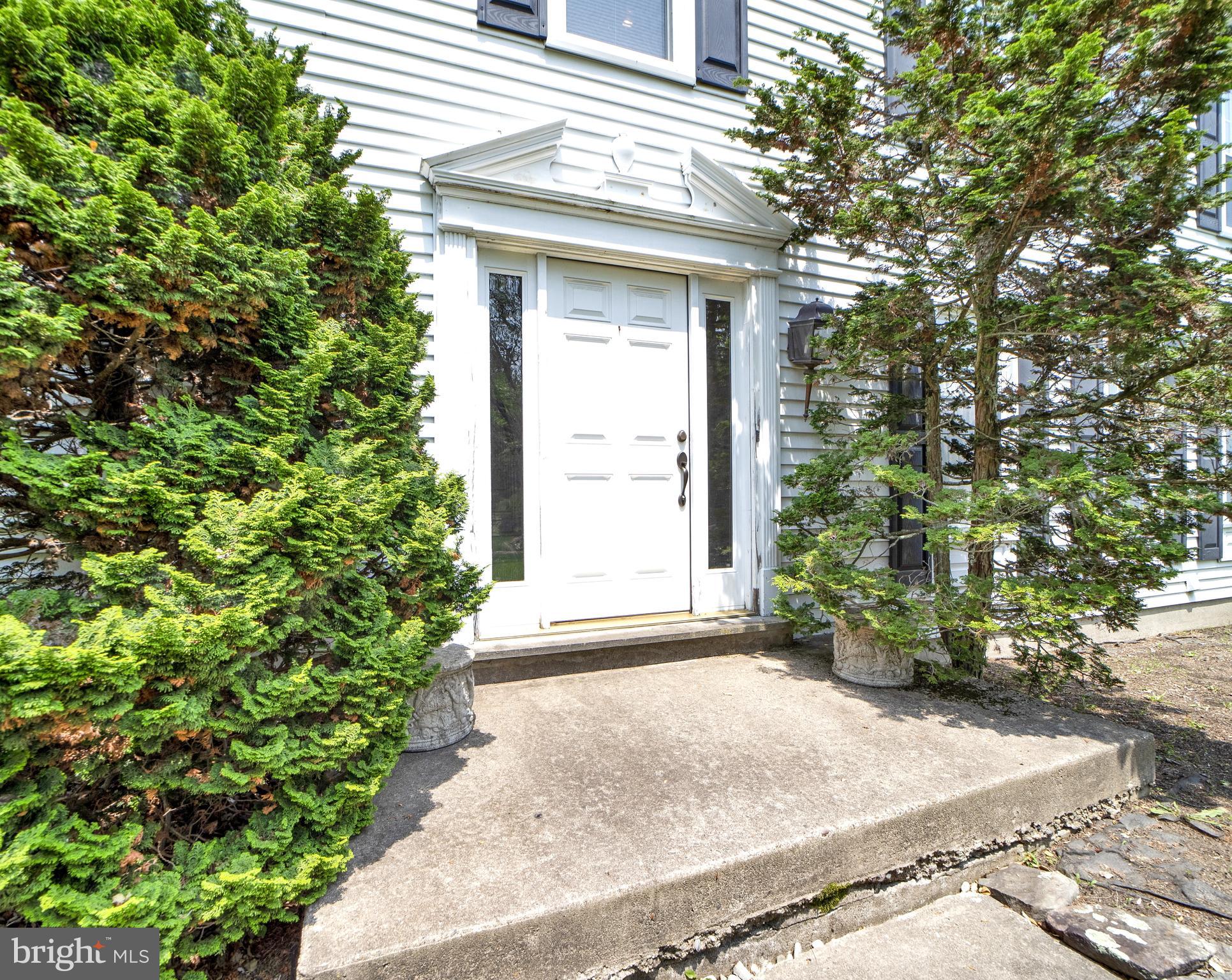 8 KNOX COURT