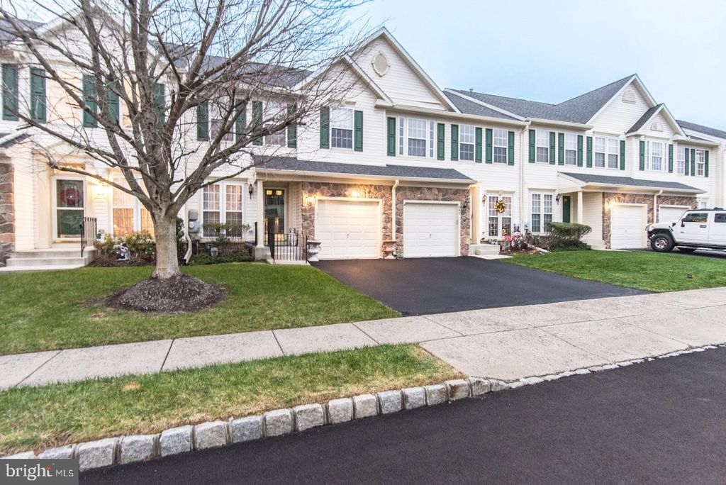 Photo of 843 Geranium Drive, WARRINGTON, PA 18976 (MLS # PABU2110660)