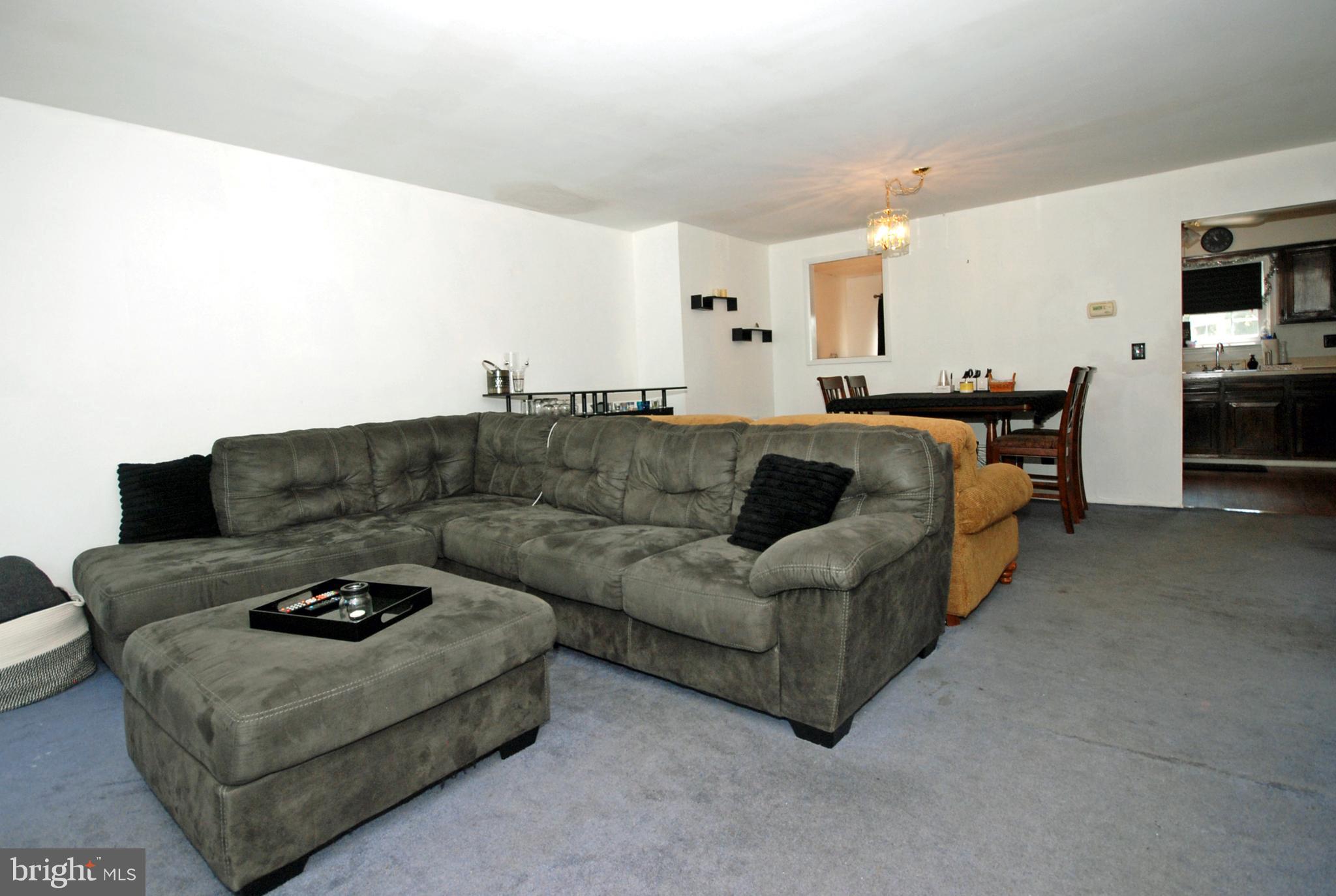 31 DUNMOOR CT S