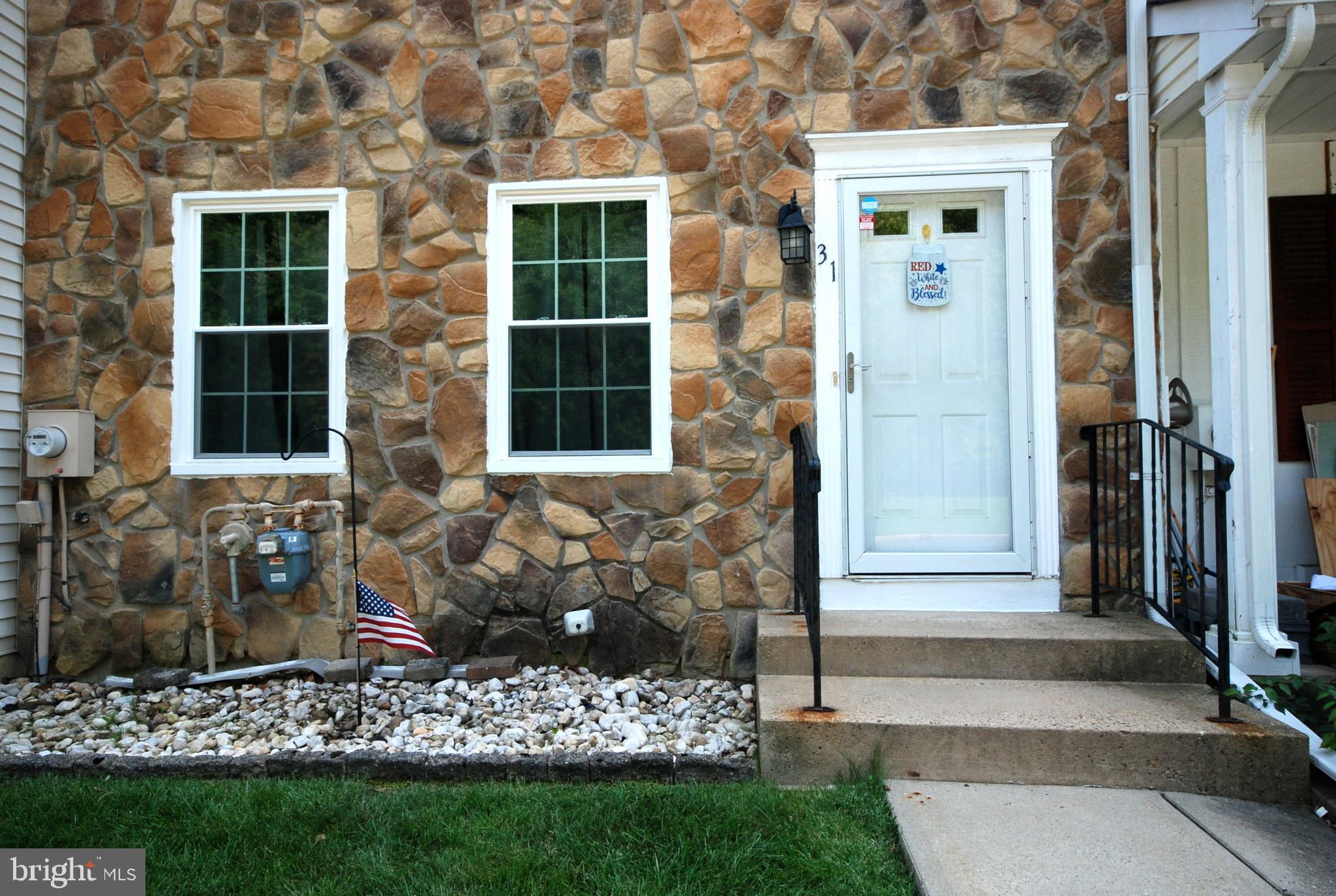 31 DUNMOOR CT S