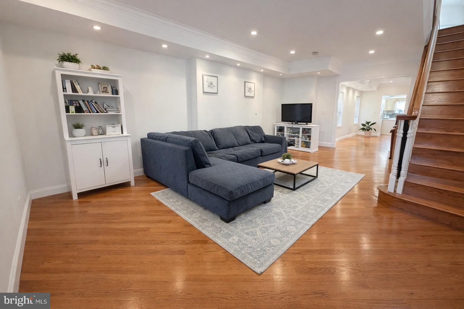 SOUTH STREET - Residential