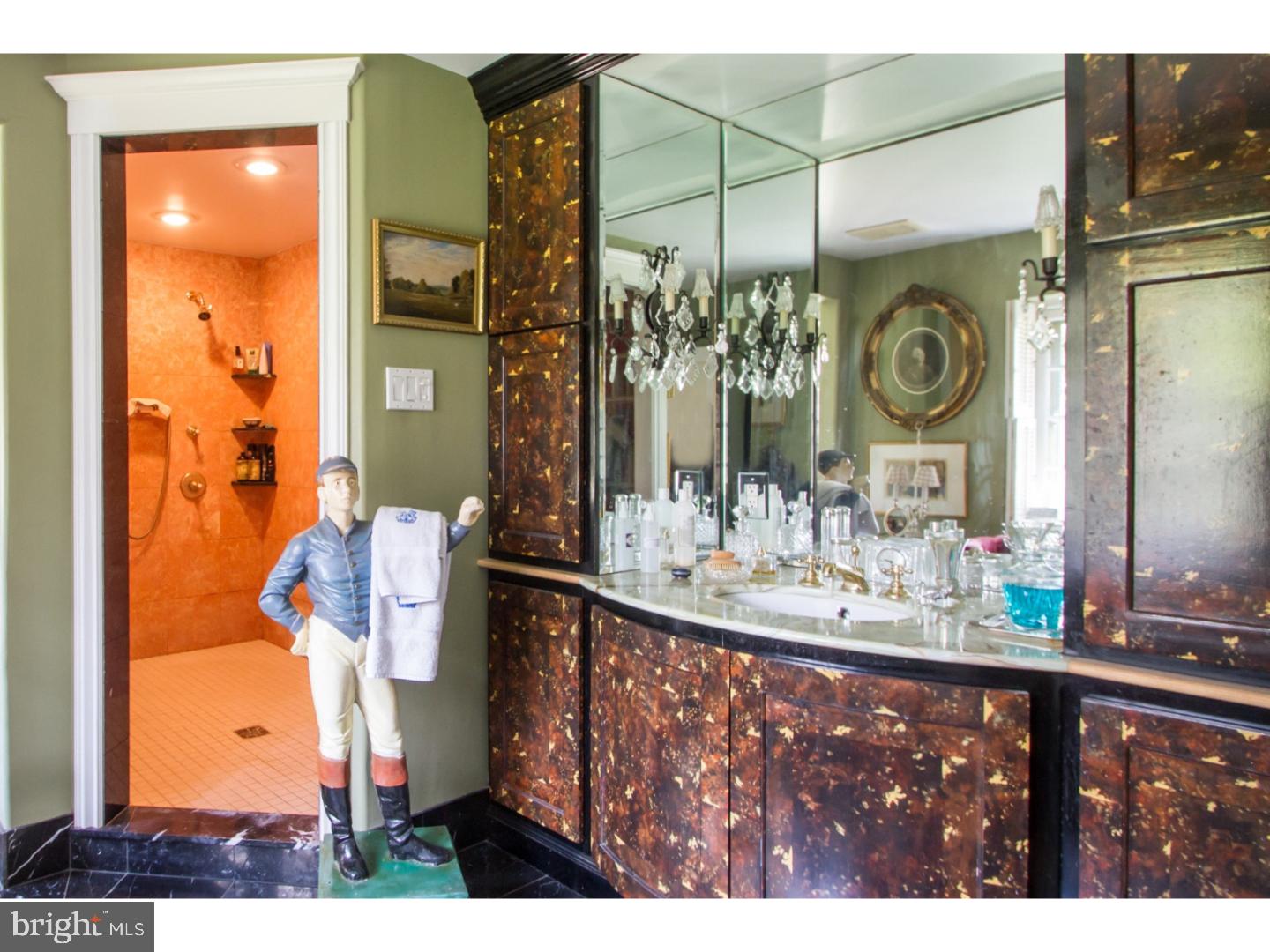 CHESTNUT HILL - Residential