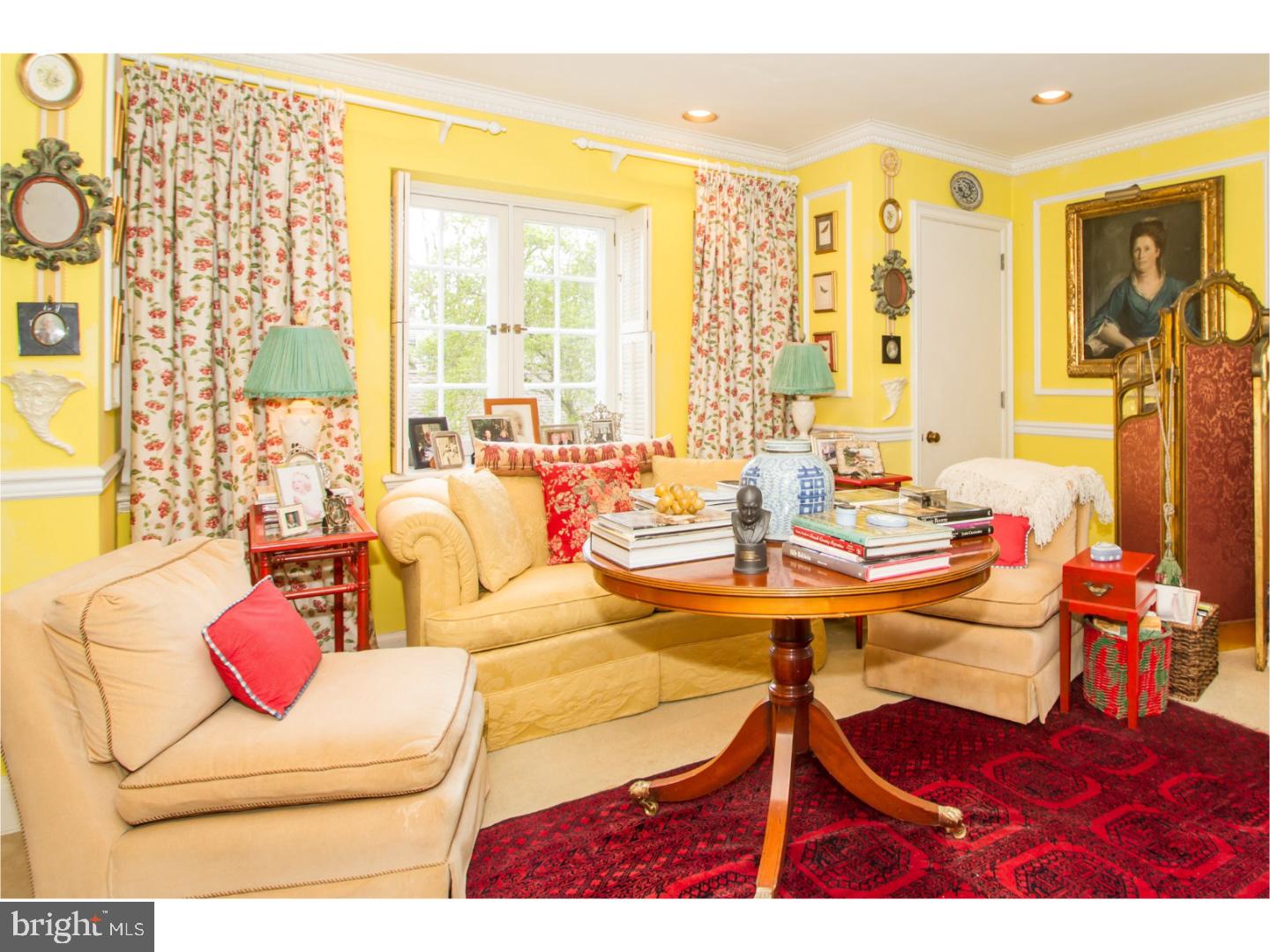 CHESTNUT HILL - Residential