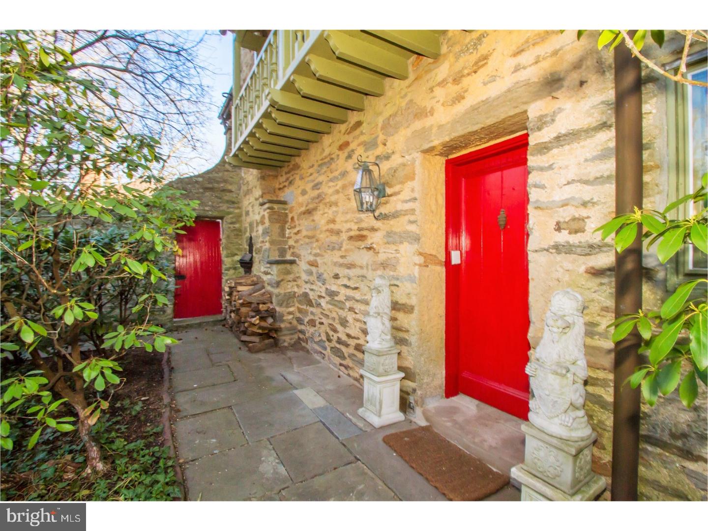 CHESTNUT HILL - Residential