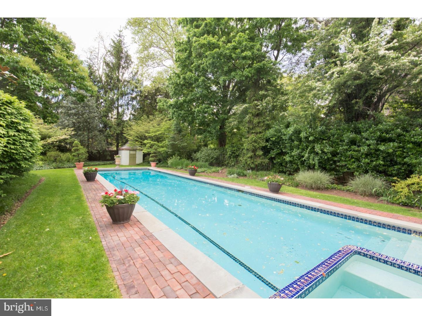 CHESTNUT HILL - Residential
