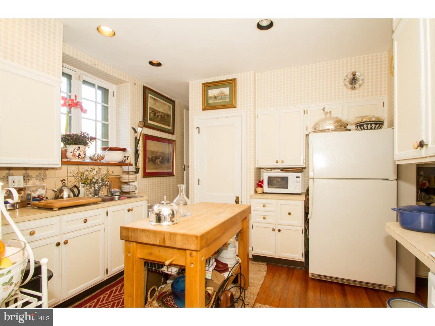 CHESTNUT HILL - Residential