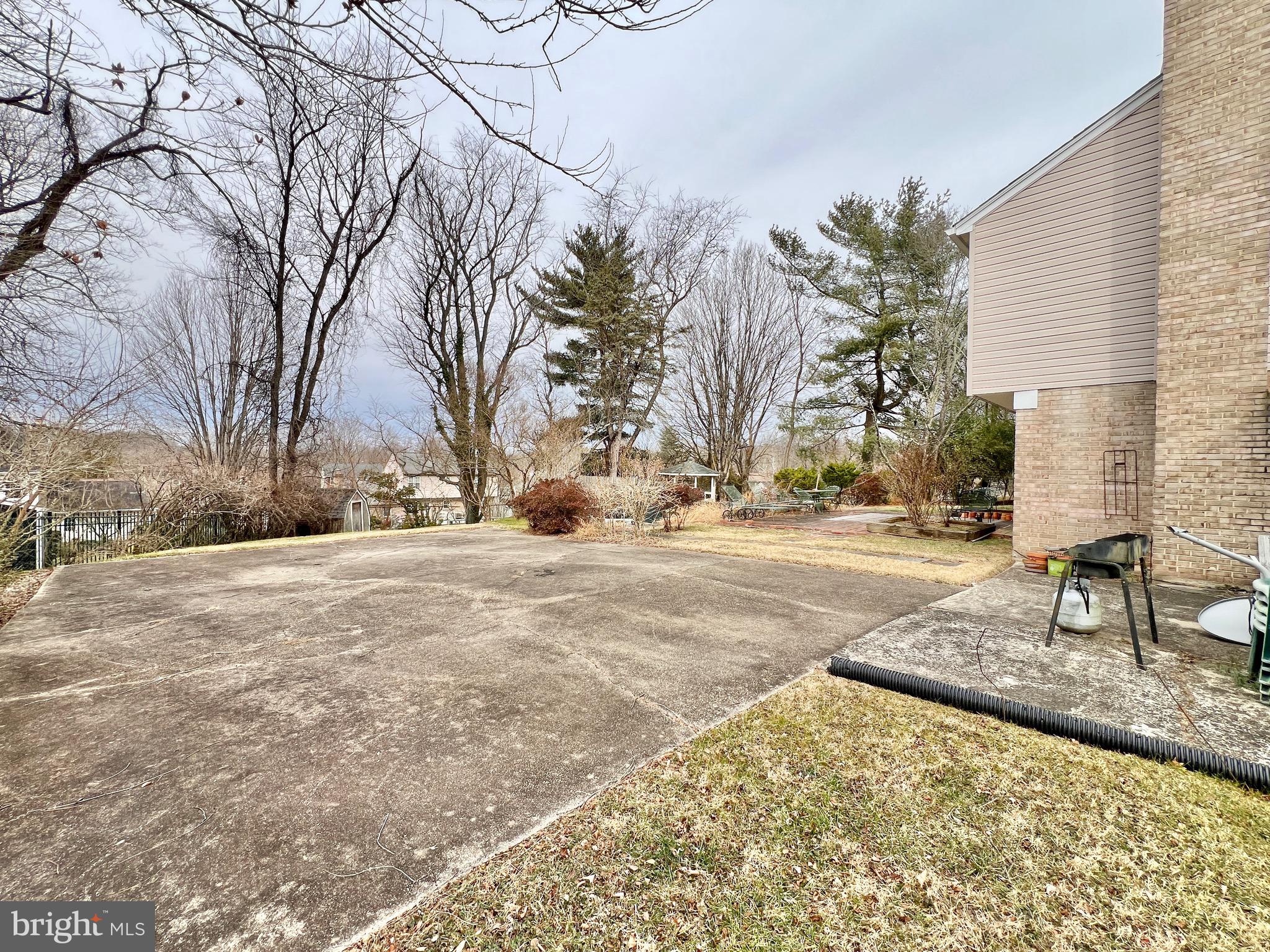 STONEGATE - Residential