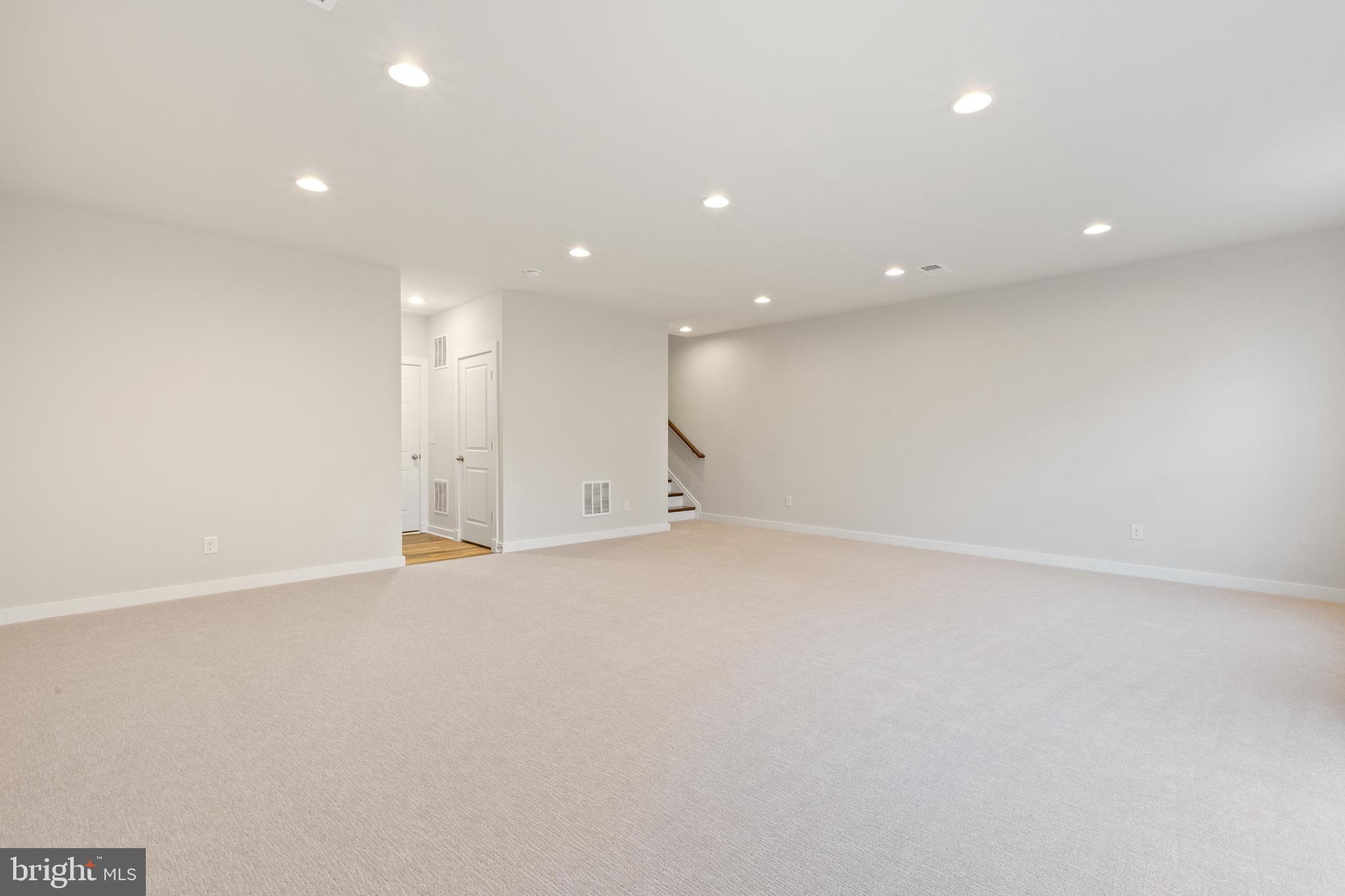 SOUTH FORK BROAD RUN - Residential