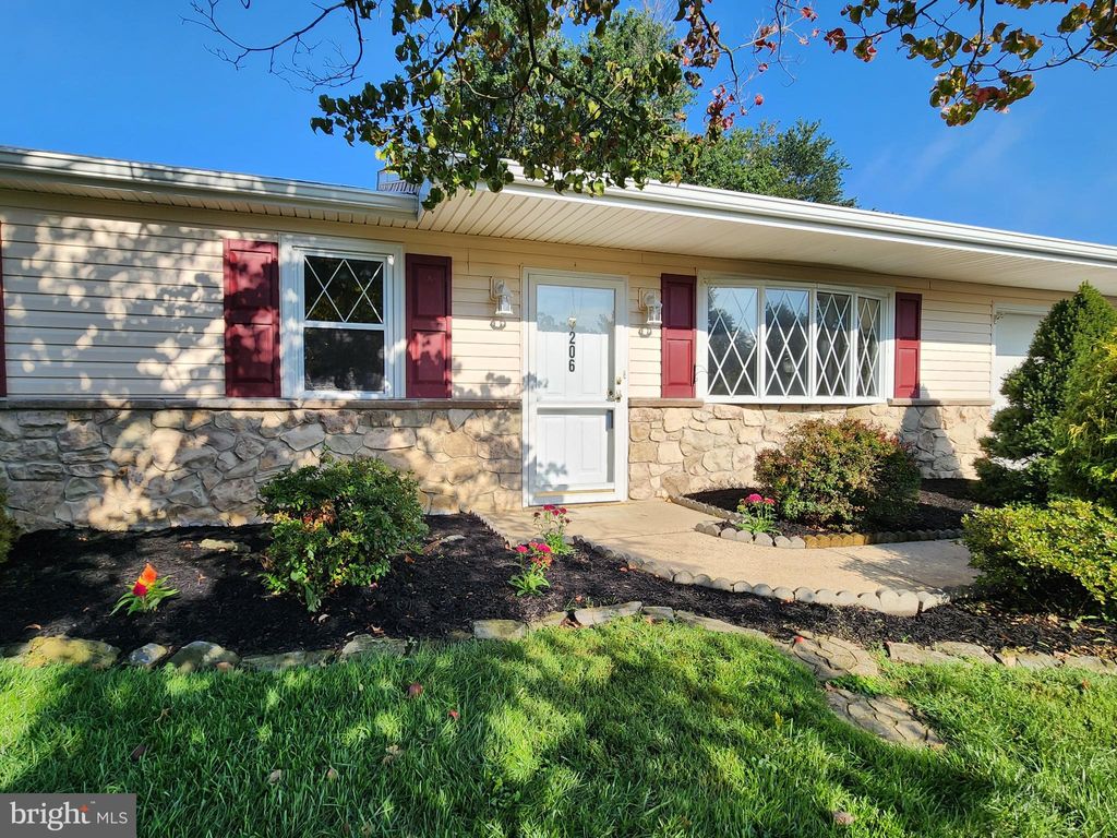 Photo of 206 Brookline Road, LANCASTER, PA 17603 (MLS # PALA2075912)